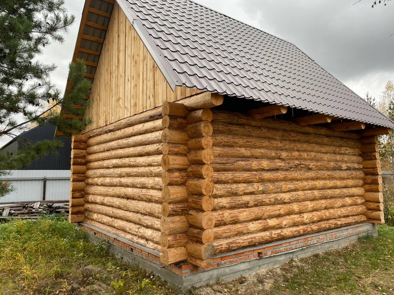 Строительство бани из рубленного бревна